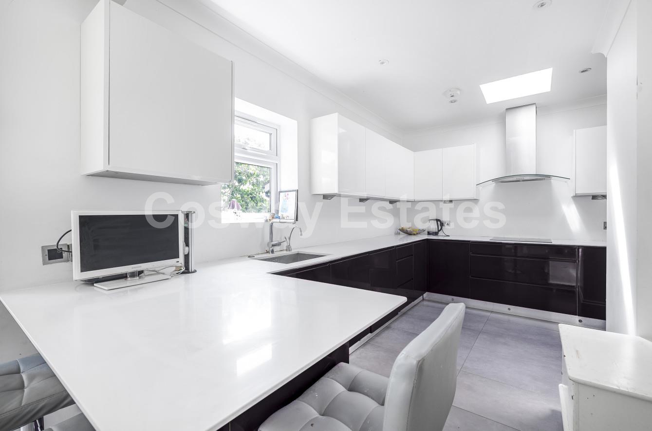 Glenmere Avenue, Mill Hill